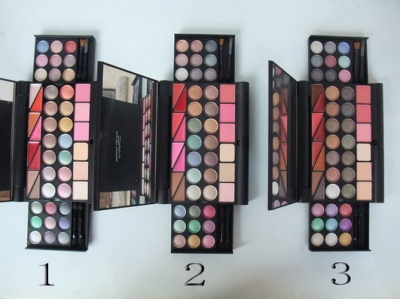 MAC Cosmetics Canada Professional Make Up Kit Outlet
